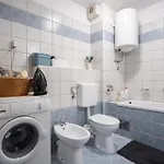 Znjan With Parking Apartman