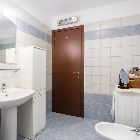 Znjan With Parking سبليت