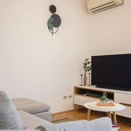 Apartman Znjan With Parking Split