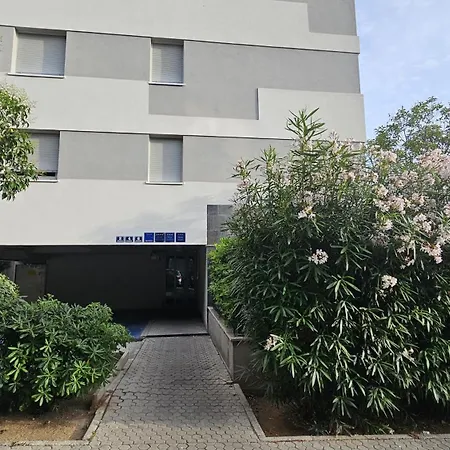 아파트 Znjan With Parking *