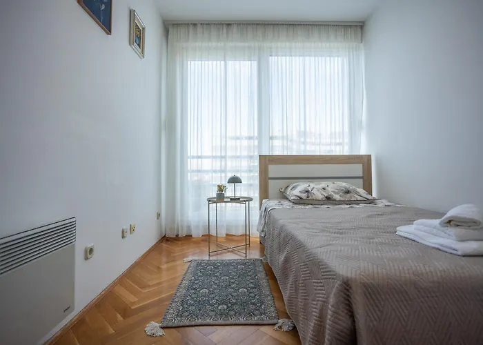Apartman Znjan With Parking