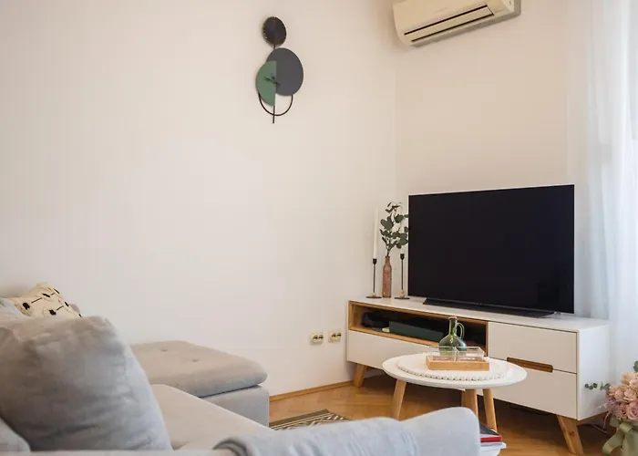 Apartman Znjan With Parking Split