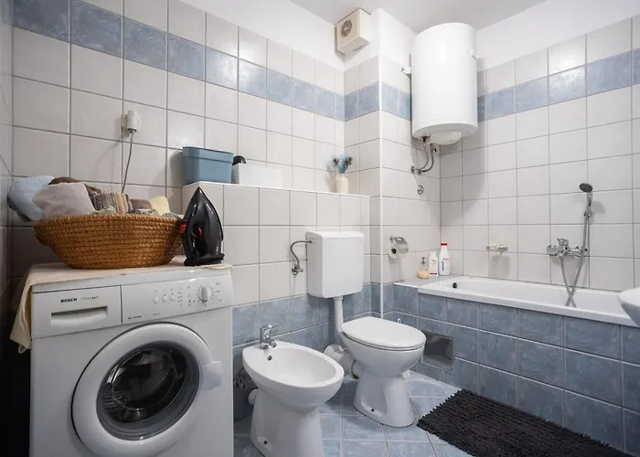 Znjan With Parking Apartman