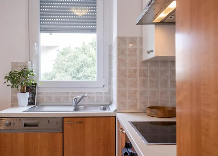 Znjan With Parking Split